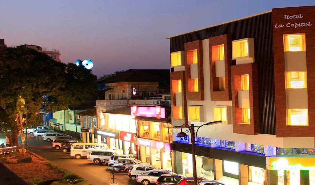 Hotel La Capitol Panaji Esterno foto