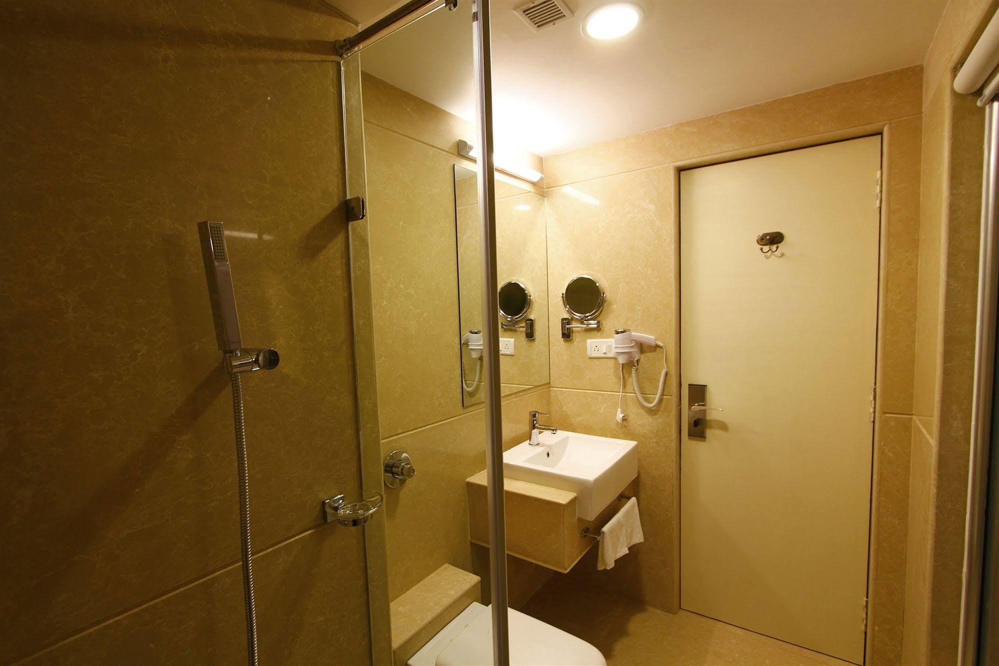 Hotel La Capitol Panaji Esterno foto